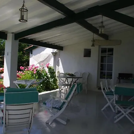 Maison Latchueta Bed & Breakfast *